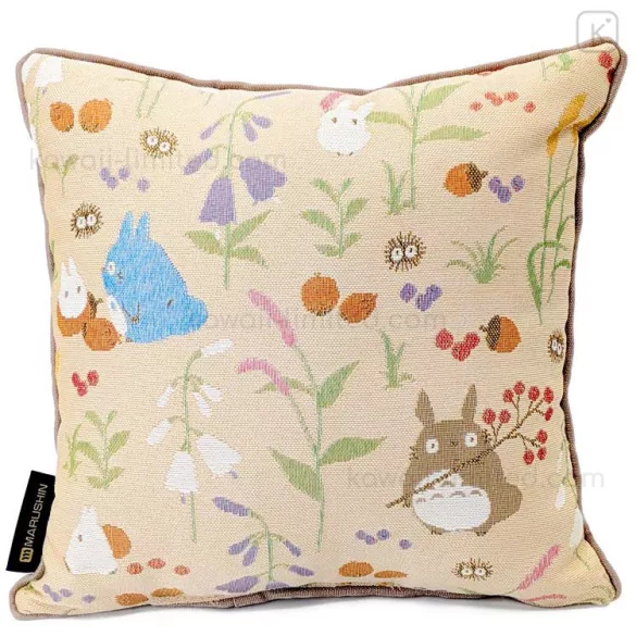My Neighbor Totoro párna (30x30 cm) – Totoro Autumn Moment