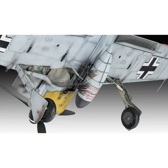 Revell Fw190 A-8/R-2 Sturmbock 1:32 repülőgép makett