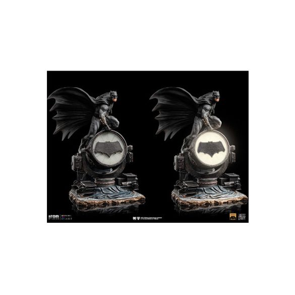 Batman on Batsignal (Deluxe) - Zack Snyder's Justice League - Art Scale 1/10-DCCJLE71522-10