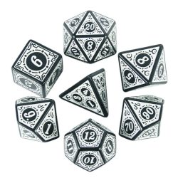 Dobókocka szett - 7 darabos - gravírozott, fekete/fehér