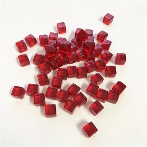 Jelölő token - 8 mm - 50 darabos - átlátszó piros (kristály kocka)