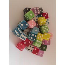 Dobókocka - hat oldalú - 12 mm (pöttyökkel)