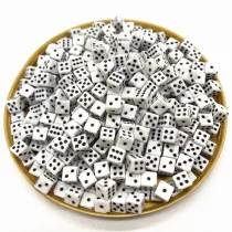 Dobókocka szett - 4 mm - 100 darabos - fehér